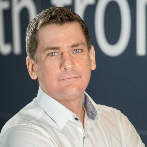 GfK-Alexander-Dehmel-500x500